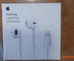 Apple earpods lightning connector