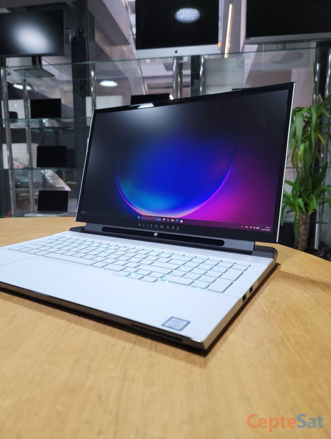 Alienware m17 R2 i7 9th Generation 16 GB RAM 512 GB SSD RTX 2070 Max-Q - Kocaeli İzmit