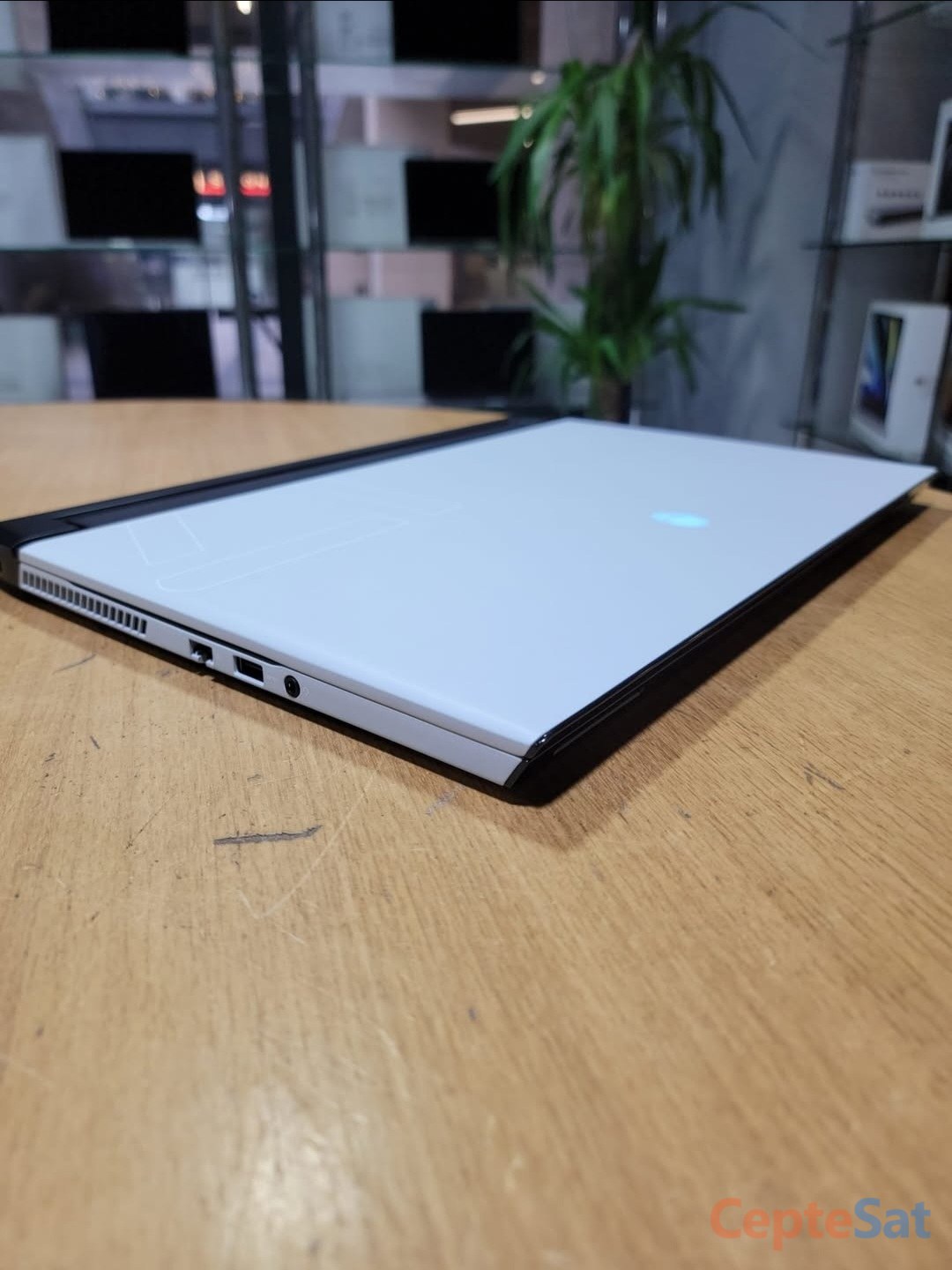 Alienware m17 R2 i7 9th Generation 16 GB RAM 512 GB SSD RTX 2070 Max-Q - Kocaeli İzmit