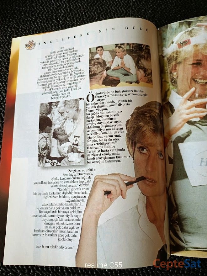 PRENSES DIANA ve ELTON JOHN ŞARKILARI. KİTAPCIK + CD İLE BERABER. BU KİTAPCIKDA PRENSES DİANA, RAHİBE TERESA ,VERSACE ,ELTON JOHN GİBİ ÜNLÜLER İLE İLGİLİ KISA B - İstanbul Beşiktaş