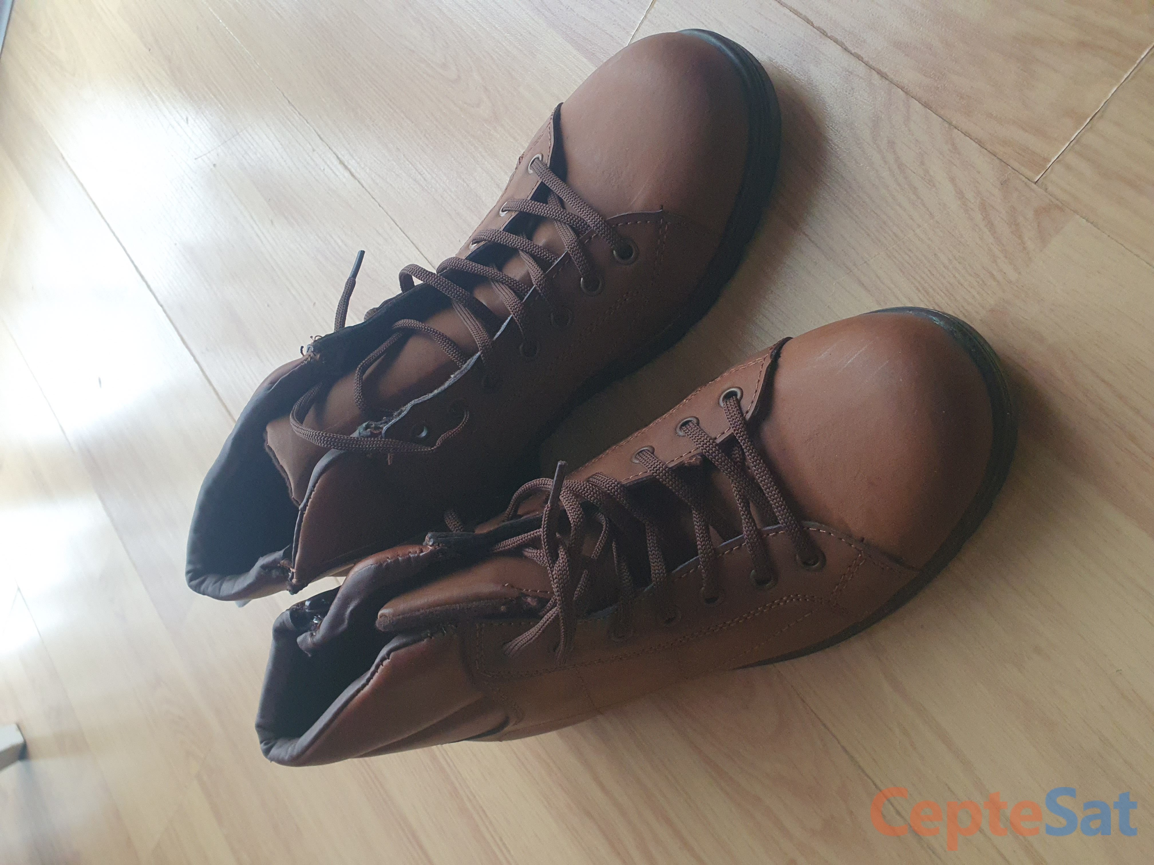 Runu C erkek bot 42 numara - İstanbul Kartal